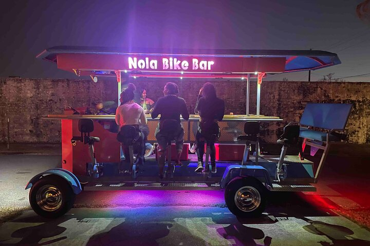 Irish Channel Bike Bar Tour: Murals, History and Bar Crawl - Photo 1 of 9